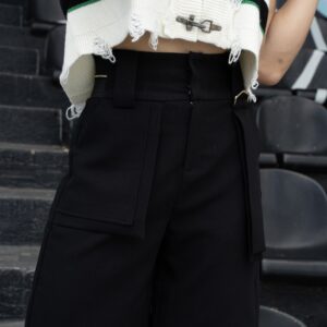 BERMUDA NEGRA CORTE TRAJE DETALLE BOLSILLO Y ARGOLLA