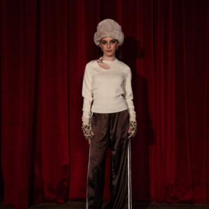 PANT SATINADO MARRON CON DETALLE A LOS LATERALES DE RAYAS BEIGE