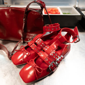 STRADIVARIUS BAILARINAS ROJAS DE REMACHES Y BROCHES