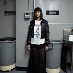 MAXI FALDA NEGRA BLONDA-TANKS NEW-CHAQUETA NEGRA CUERO