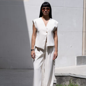 PANT Y BLUSA BEIGE BOTON DORADO